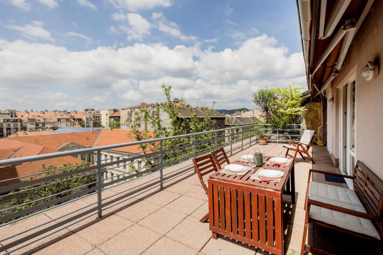 Bright And Spacious Penthouse W/ Terrace & Parking بودابست المظهر الخارجي الصورة